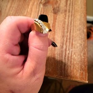 14 kt yellow gold and diamond ring